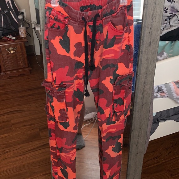 Style - Picture 1 of 2